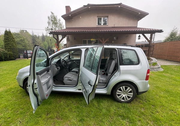 Volkswagen Touran cena 12900 przebieg: 186000, rok produkcji 2004 z Tarnogród małe 436